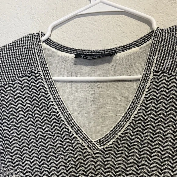 Magaschoni Black and white geometric Patterned knit Midi Dress small - Picture 3 of 9